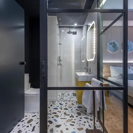 Toucan Homm Suites